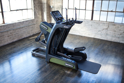 SportsArt G886 Cross Trainer