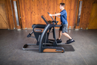 SportsArt V886 Cross Trainer