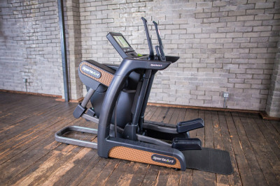 SportsArt V886-16 Cross Trainer